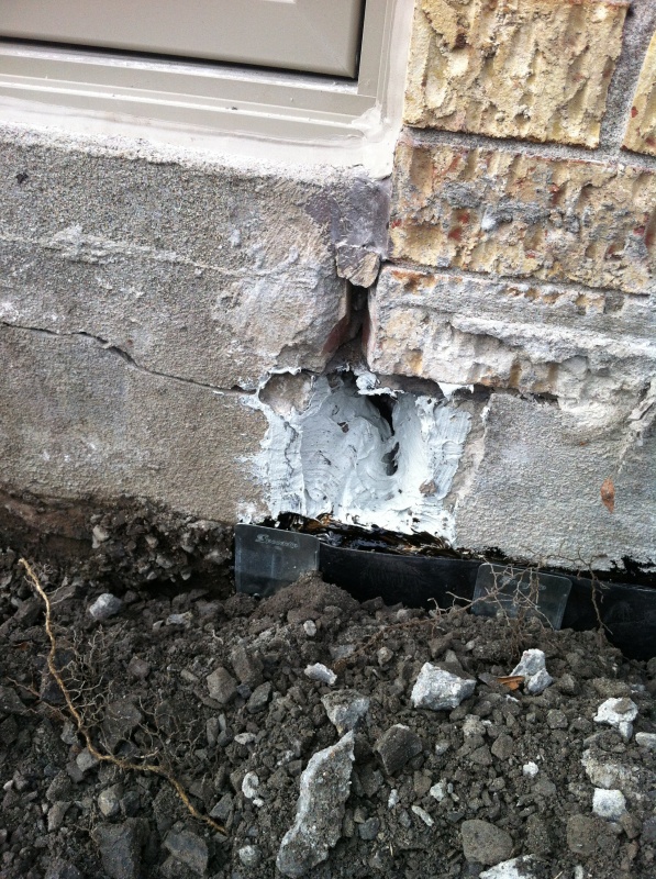 Fixing foundation cracks