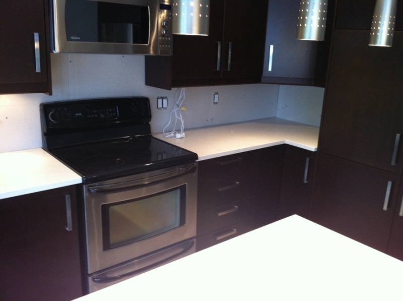 Quartz counters being installed!