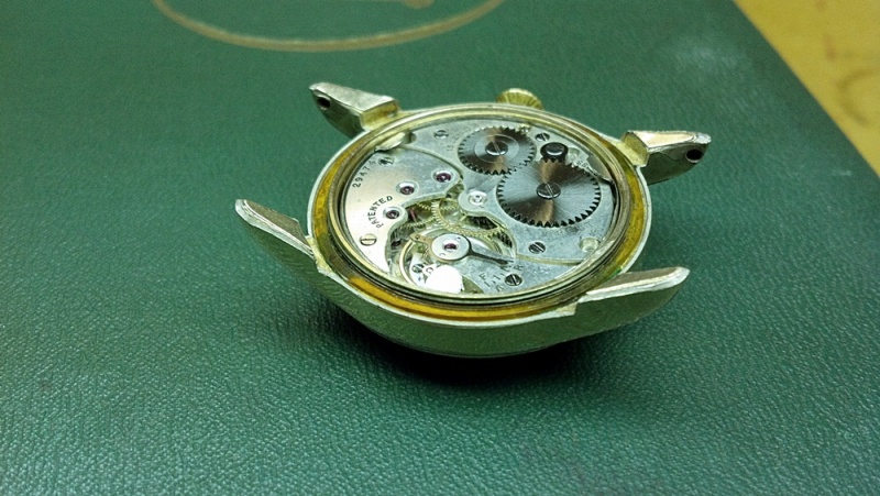 Entire movement is now cleaned, repaired and installed in to the case.